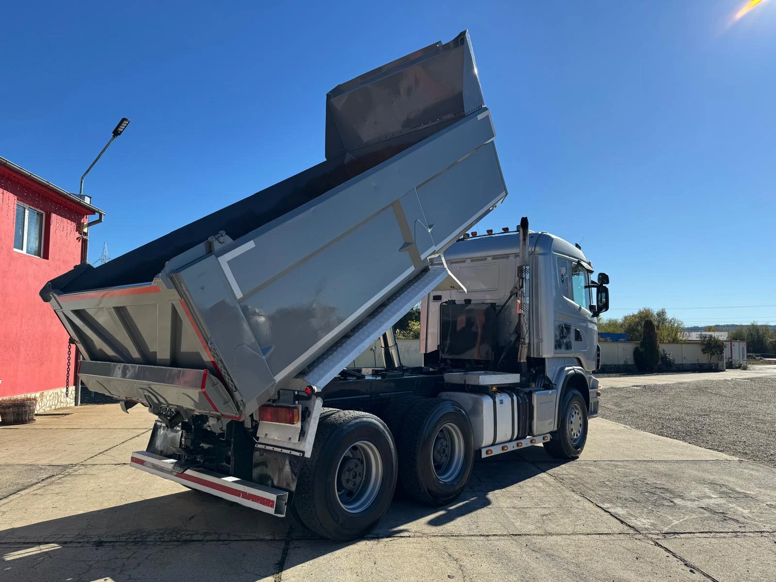 Scania R 560 V8 6X4 - изображение 3