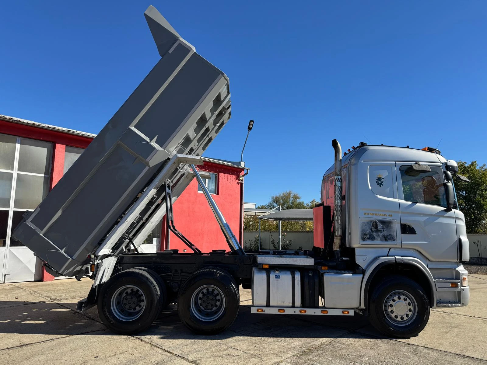 Scania R 560 V8 6X4 - изображение 7