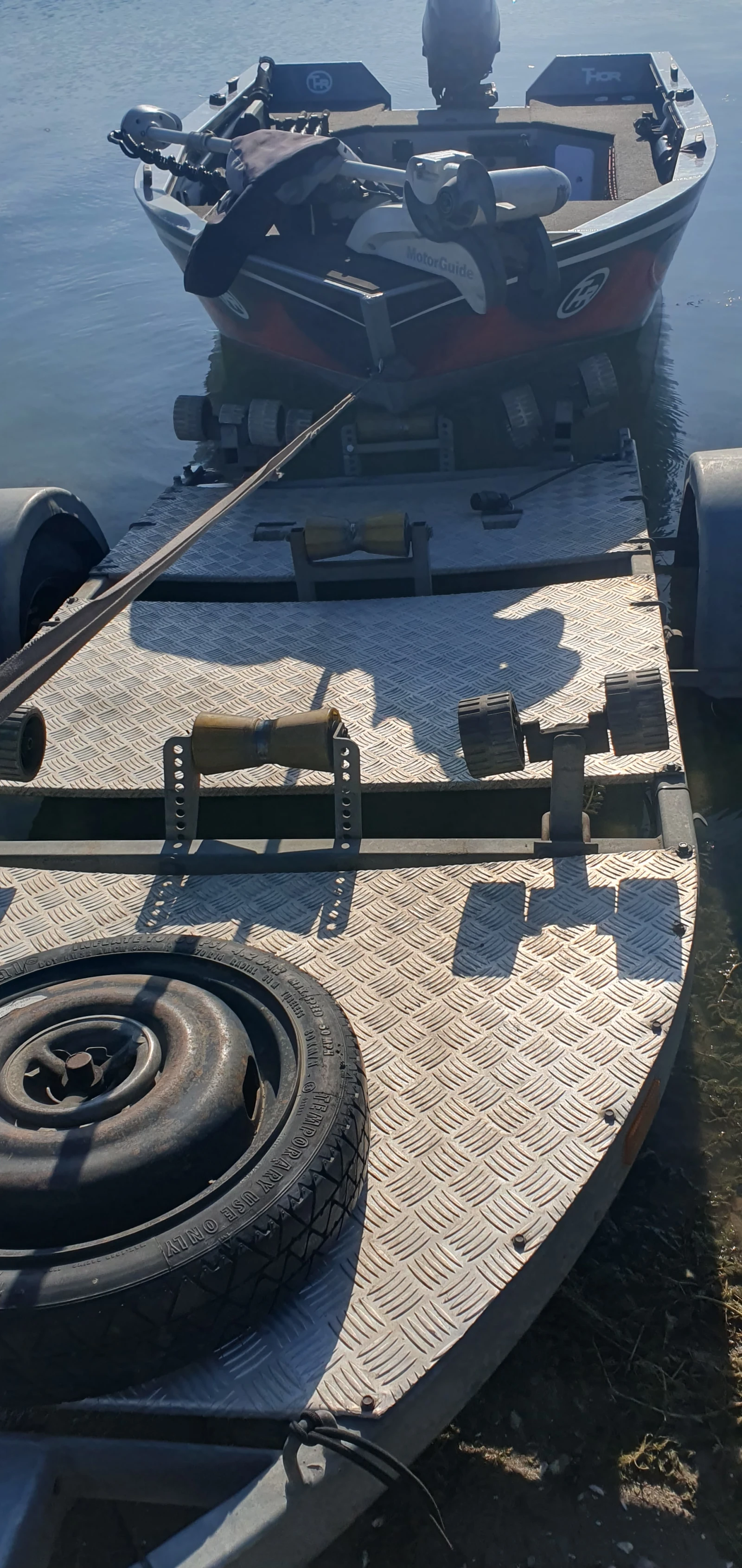 Лодка Tracker thor - изображение 3