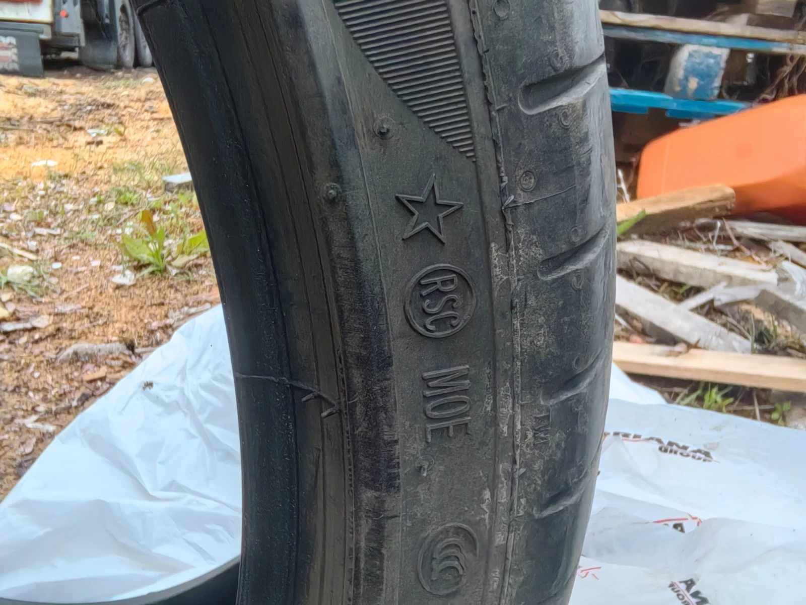 Гуми Летни 275/30R20, снимка 4 - Гуми и джанти - 54416193