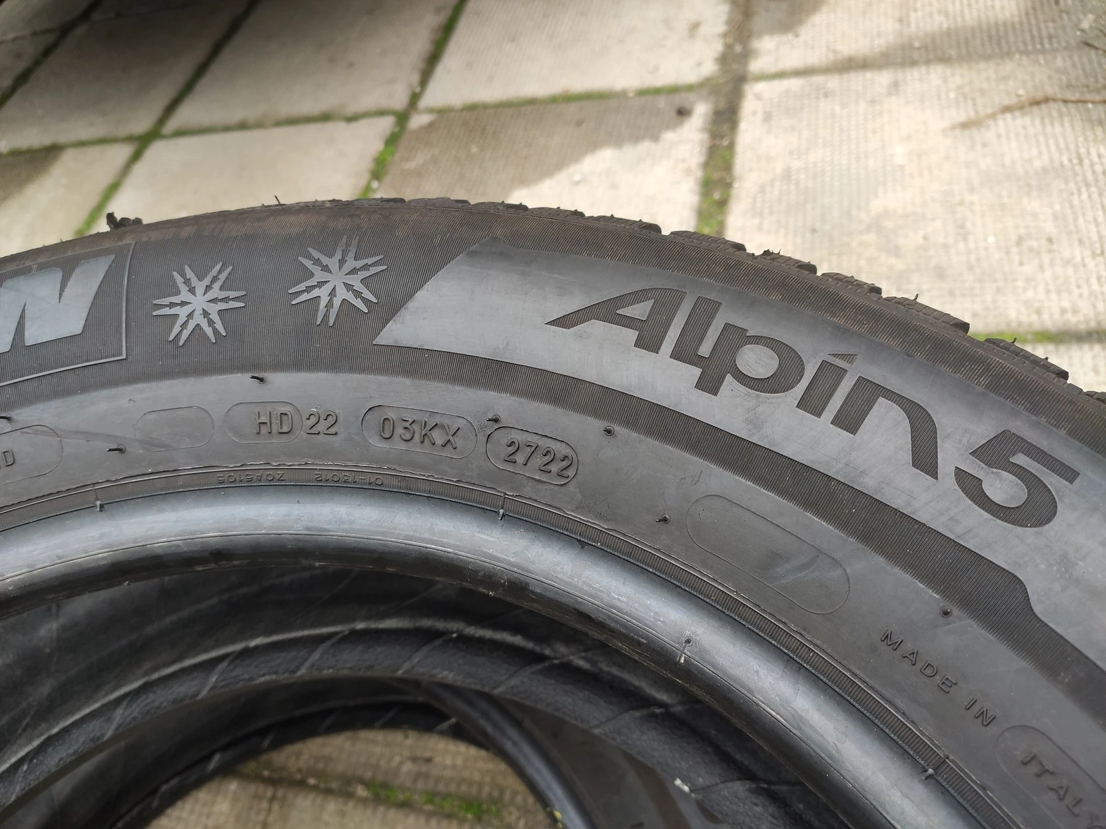 Гуми Зимни 215/65R17, снимка 7 - Гуми и джанти - 56725558