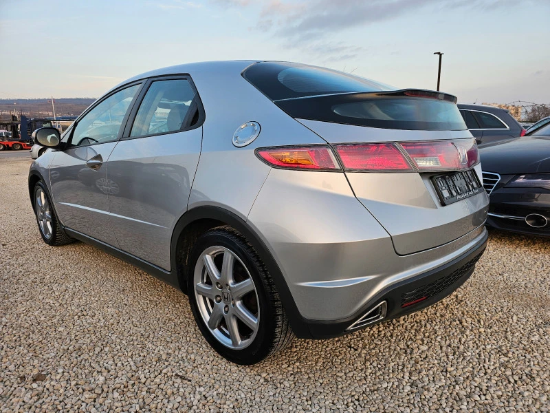 Honda Civic 1.8i, 140к.с., снимка 6 - Автомобили и джипове - 43794347