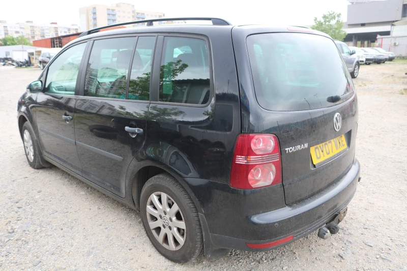 VW Touran 1.9 TDI BXE, снимка 4 - Автомобили и джипове - 45495524