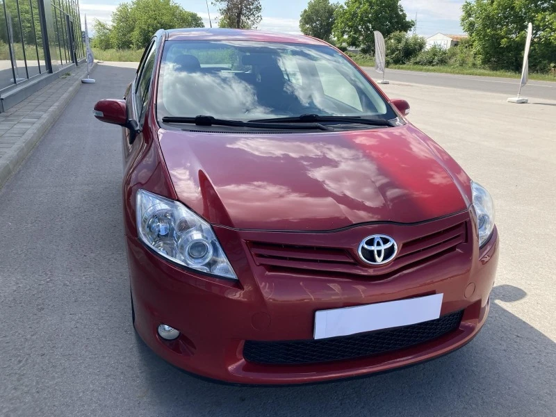 Toyota Auris 1.4 D-4D, снимка 2 - Автомобили и джипове - 47042956