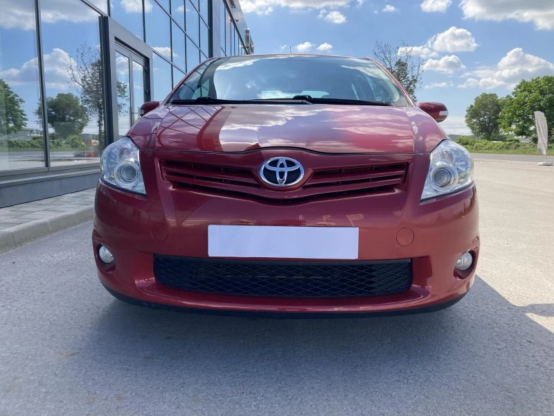 Toyota Auris 1.4 D-4D, снимка 1 - Автомобили и джипове - 47389777