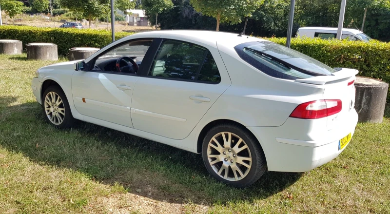 Renault Laguna 2.0-16v, снимка 9 - Автомобили и джипове - 47464782