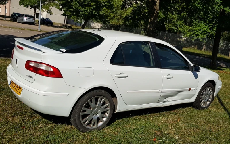 Renault Laguna 2.0-16v, снимка 7 - Автомобили и джипове - 47464782