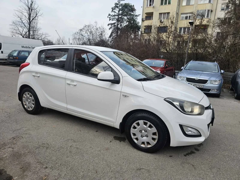 Hyundai I20, снимка 8 - Автомобили и джипове - 48349687