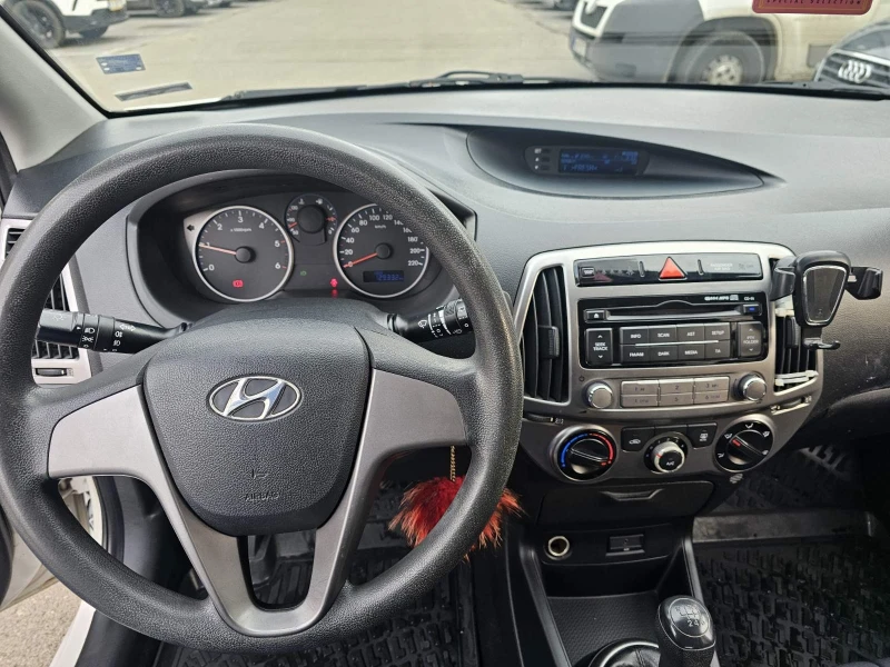 Hyundai I20, снимка 11 - Автомобили и джипове - 48349687