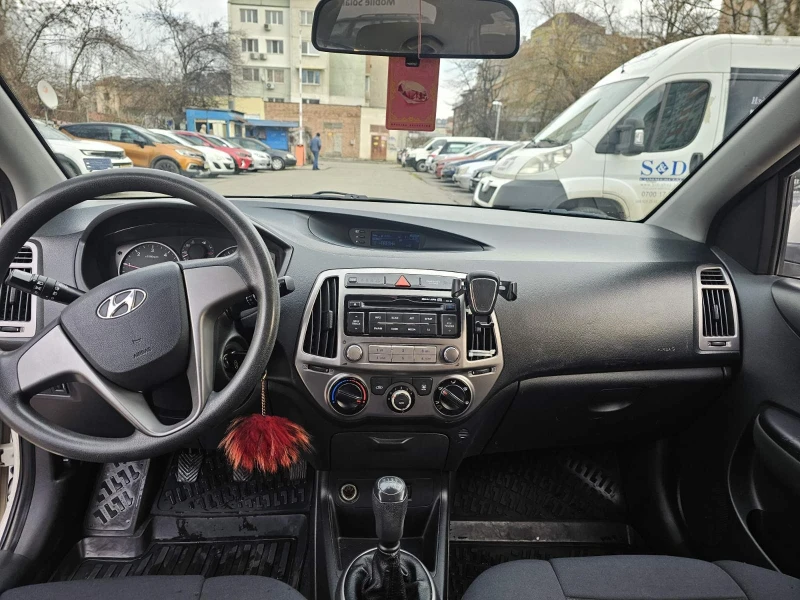 Hyundai I20, снимка 12 - Автомобили и джипове - 48349687