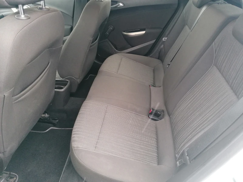 Opel Astra 1.4 i, снимка 15 - Автомобили и джипове - 50829649