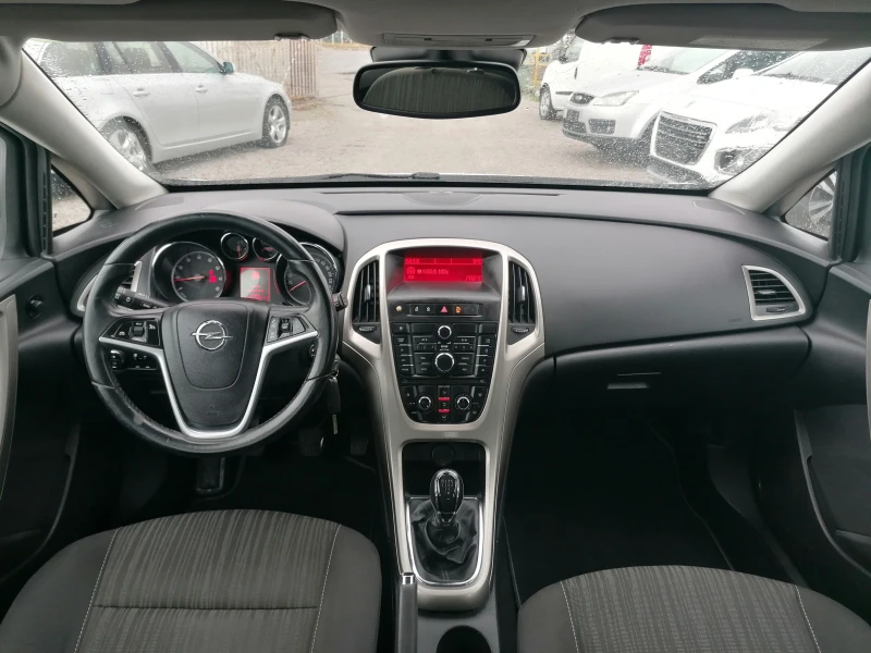 Opel Astra 1.4 i, снимка 10 - Автомобили и джипове - 50829649
