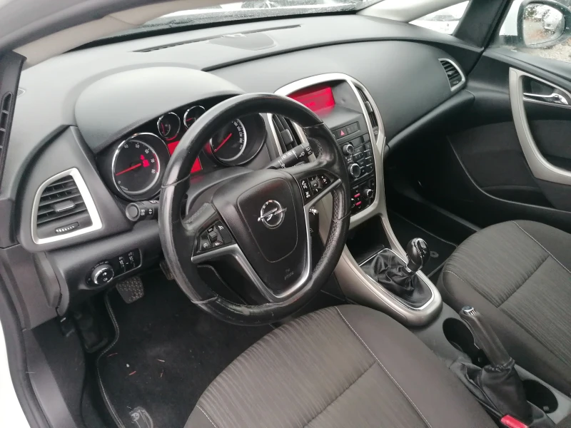 Opel Astra 1.4 i, снимка 8 - Автомобили и джипове - 50829649
