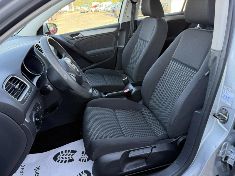 VW Golf 1.6TDI 105kc Italia, снимка 9 - Автомобили и джипове - 50915102