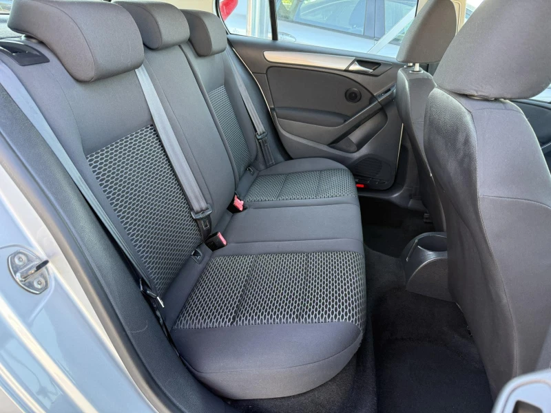 VW Golf 1.6TDI 105kc Italia, снимка 14 - Автомобили и джипове - 50915102