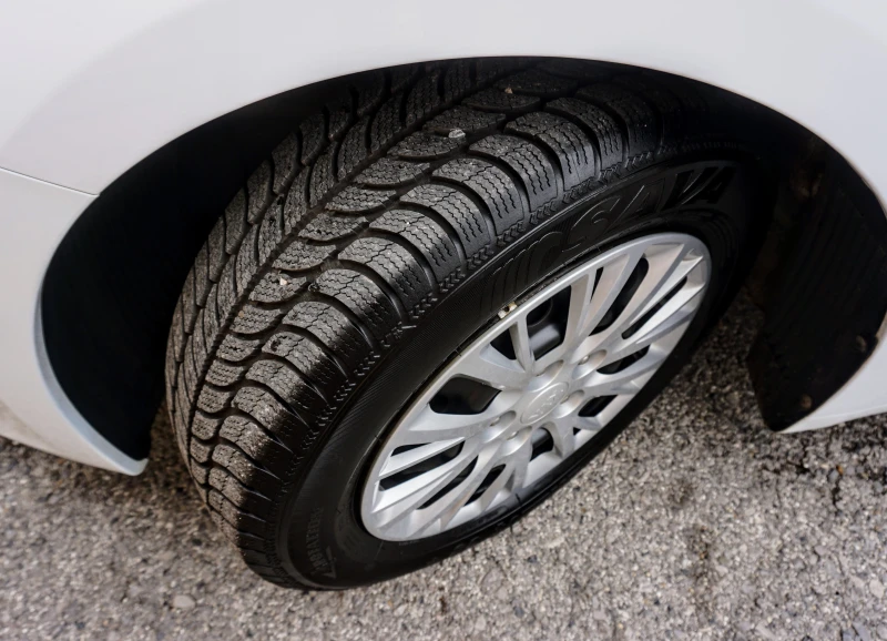 Kia Ceed 1.4i SW, снимка 16 - Автомобили и джипове - 51898187