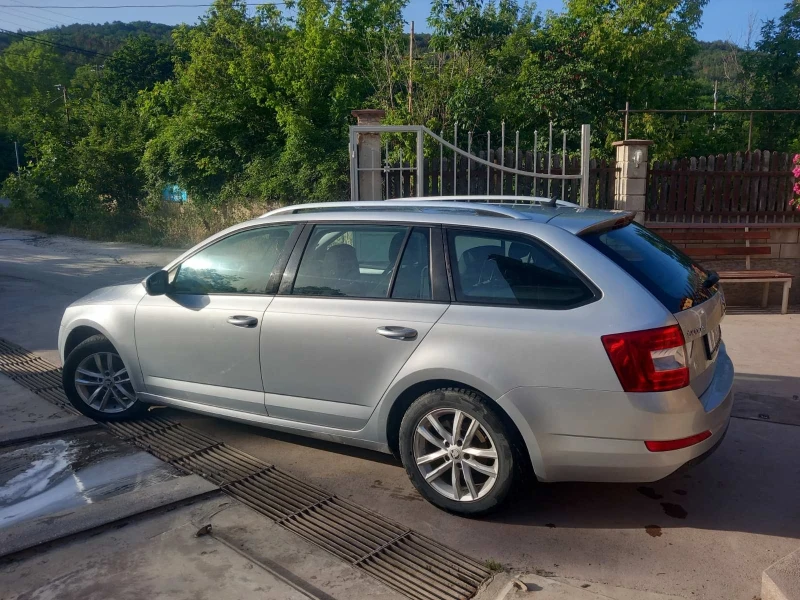 Skoda Octavia, снимка 2 - Автомобили и джипове - 52103443