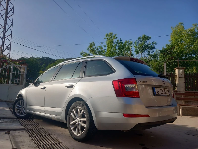 Skoda Octavia, снимка 5 - Автомобили и джипове - 52103443