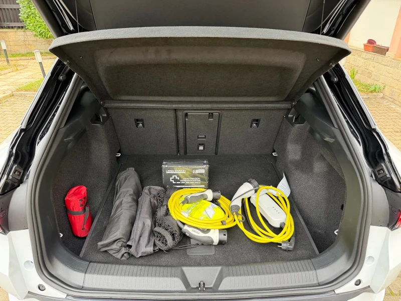 VW ID.4 1st/PRO/21/Pano/Memory/360/HeadUp/Full/108km, снимка 13 - Автомобили и джипове - 52356925