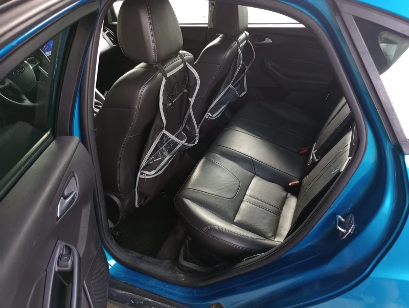Ford Focus SE 2.0 , снимка 11 - Автомобили и джипове - 52355605