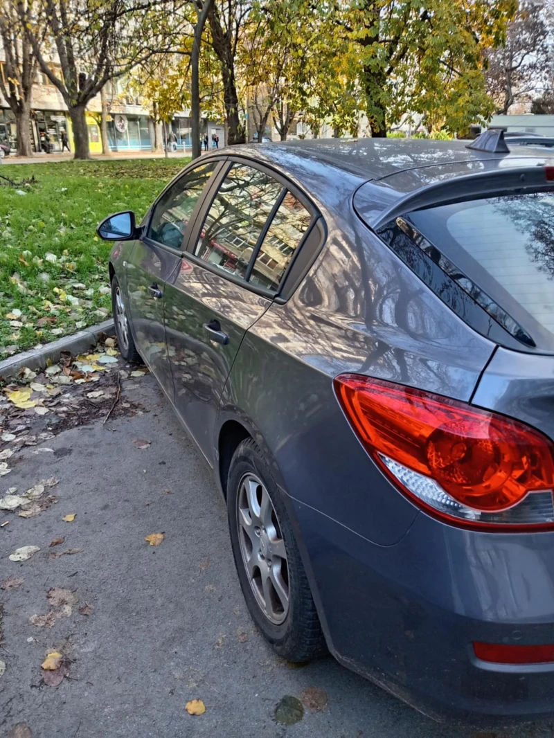 Chevrolet Cruze 1.7 ЕCO, снимка 3 - Автомобили и джипове - 52617593