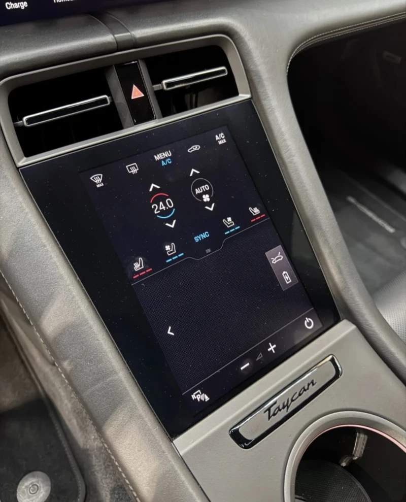 Porsche Taycan Turbo S, снимка 10 - Автомобили и джипове - 52887936