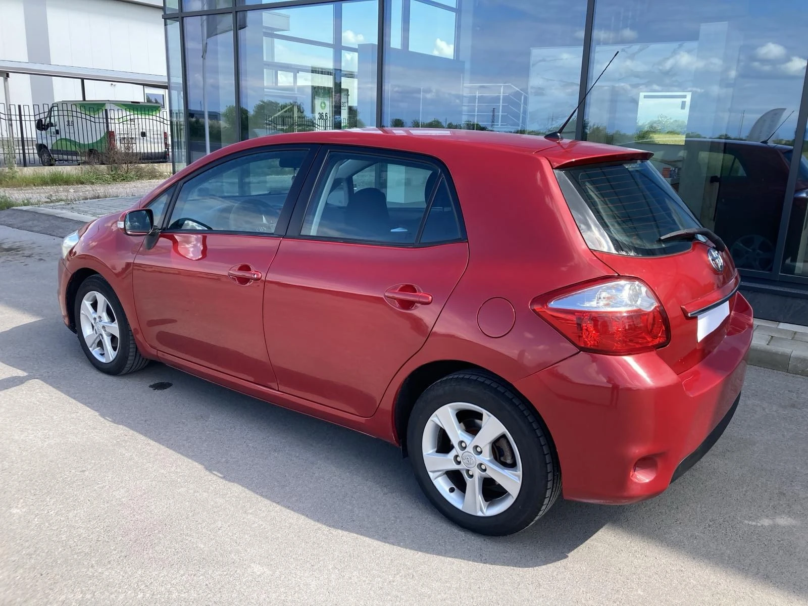 Toyota Auris 1.4 D-4D - изображение 4