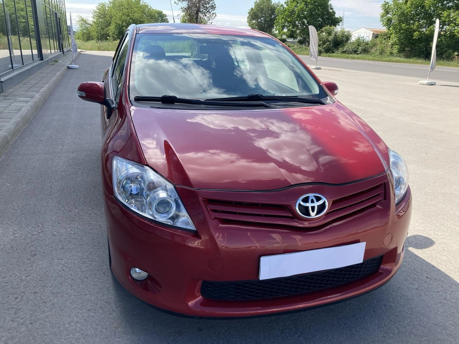 Toyota Auris 1.4 D-4D - изображение 2