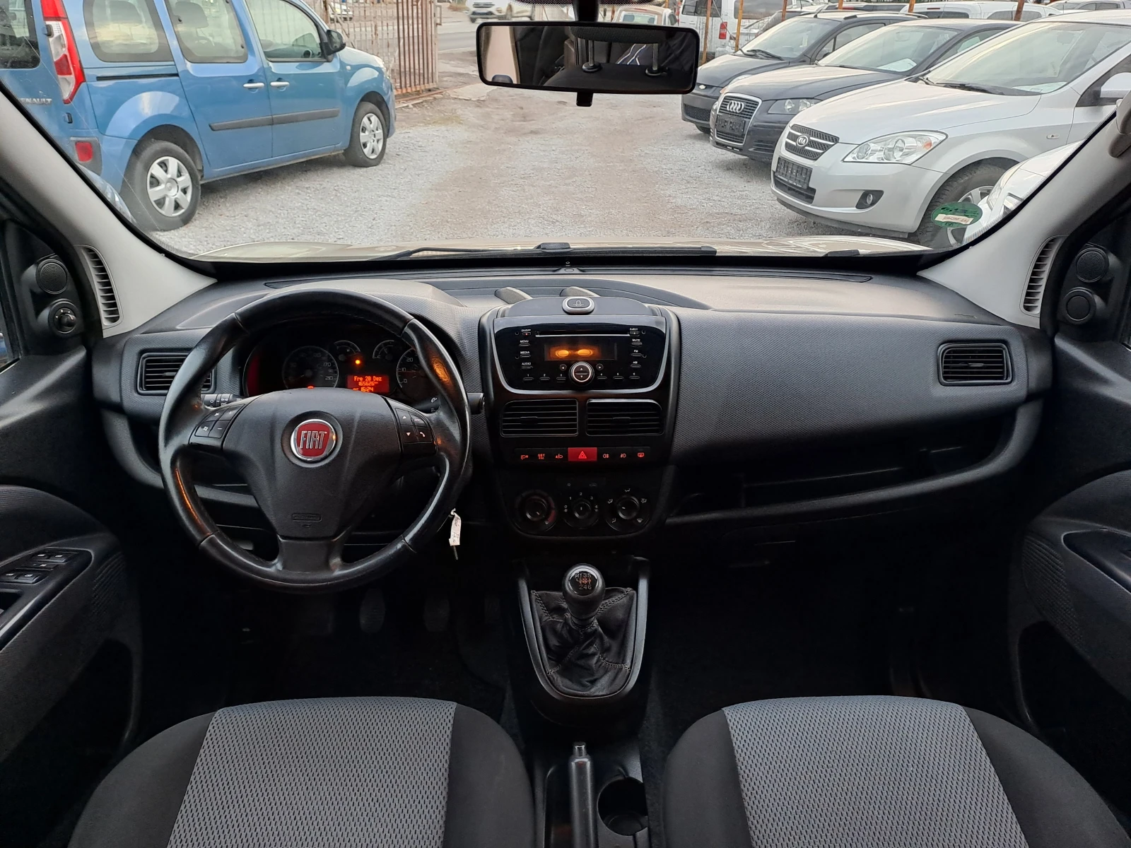 Fiat Doblo 1.6  m-jet - изображение 9