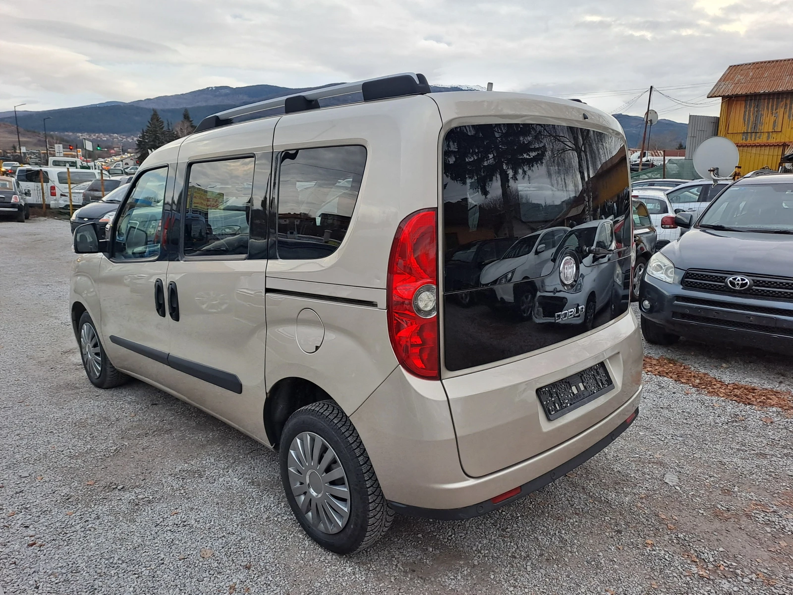 Fiat Doblo 1.6  m-jet - изображение 4