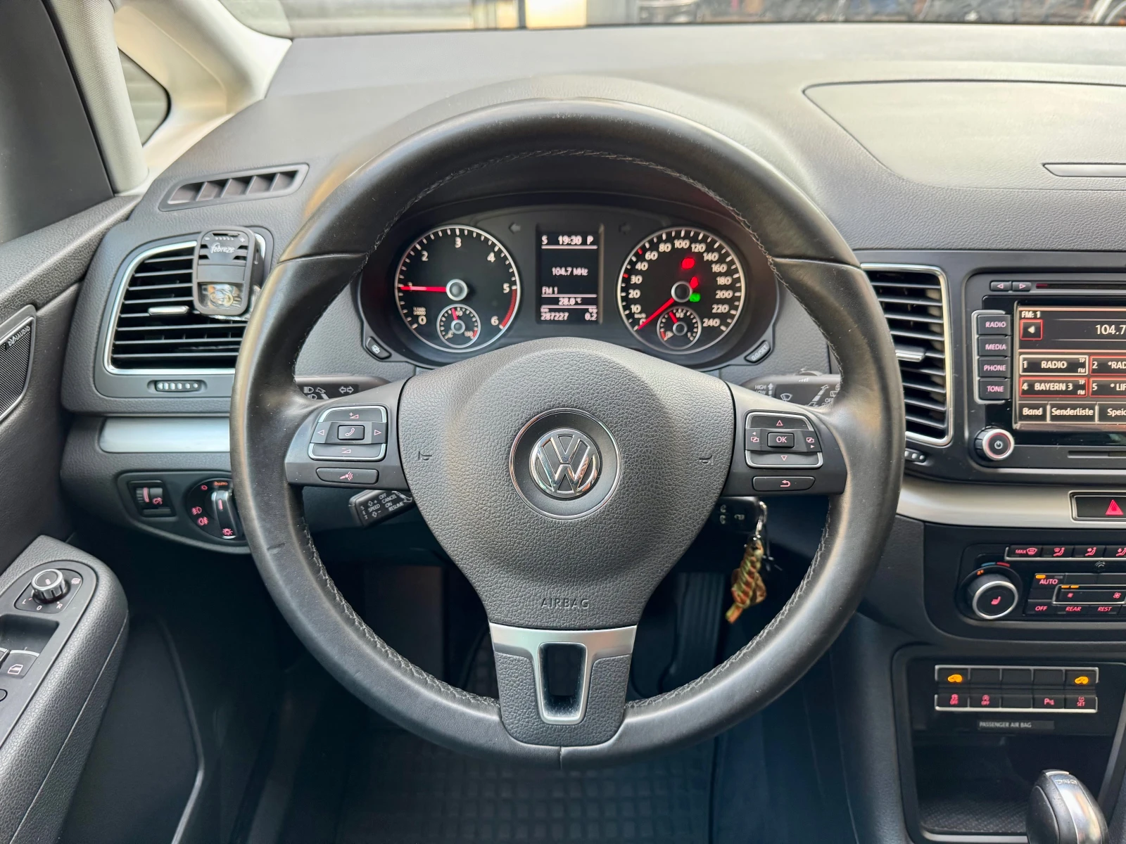 VW Sharan 2.0TDi-170к.с. - изображение 10