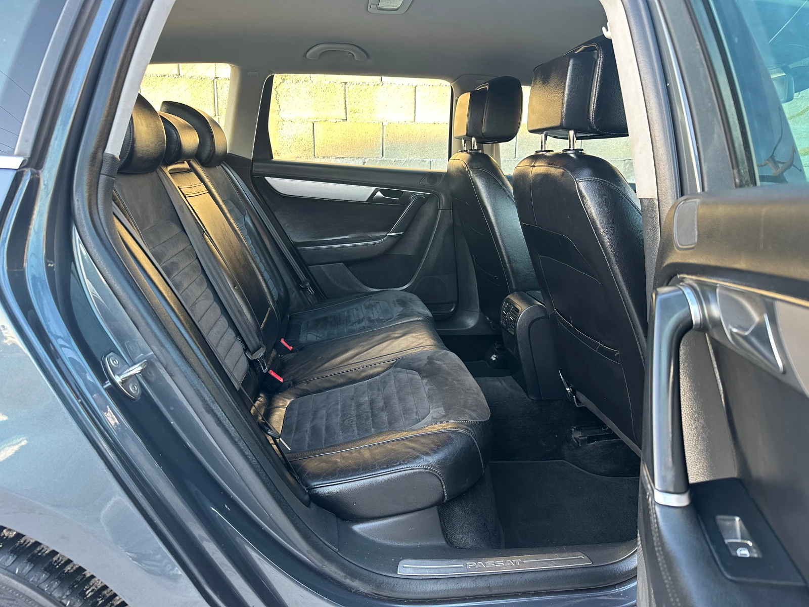 VW Passat 2.0 TDI Highline Автоматик Нави, снимка 17 - Автомобили и джипове - 53816899