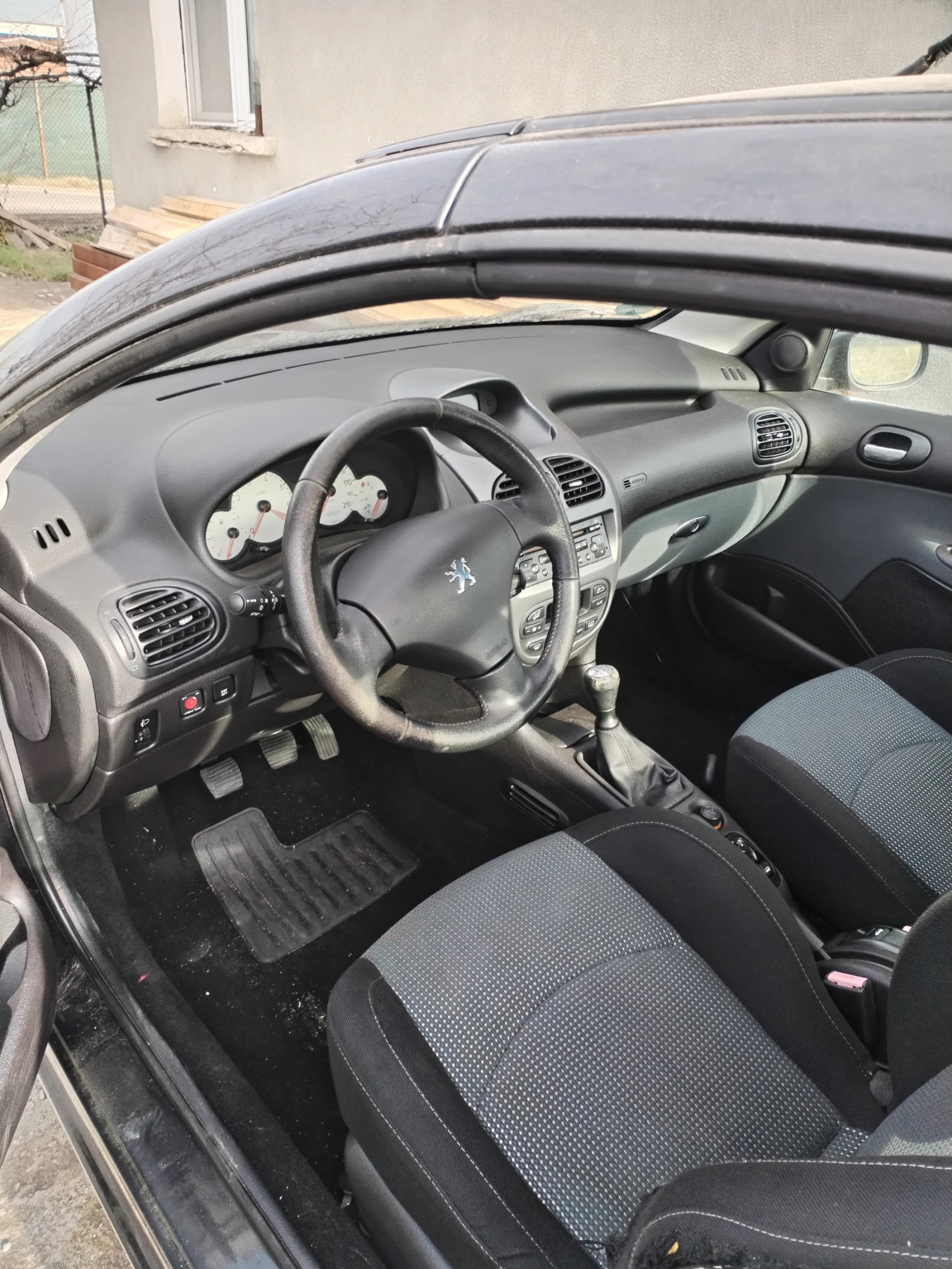 Peugeot 206 1.6 бензин, снимка 16 - Автомобили и джипове - 53819132