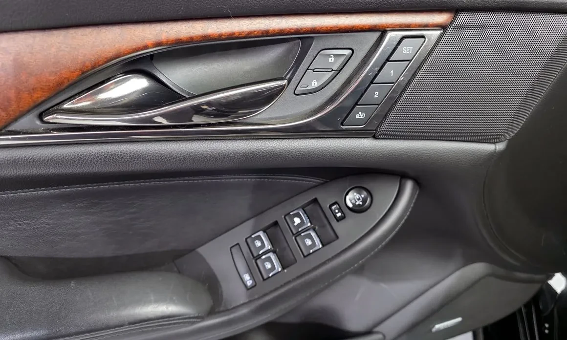 Cadillac Cts * BOSE * KAMEPA * ОБДУХВАНЕ, снимка 14 - Автомобили и джипове - 54343285