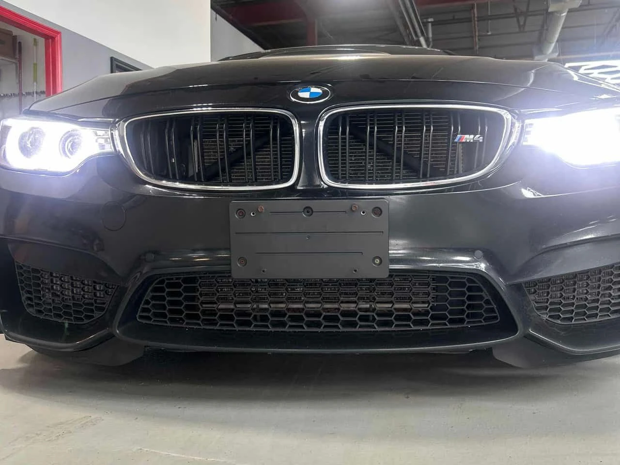 BMW M4  CARFAX, снимка 11 - Автомобили и джипове - 54640346