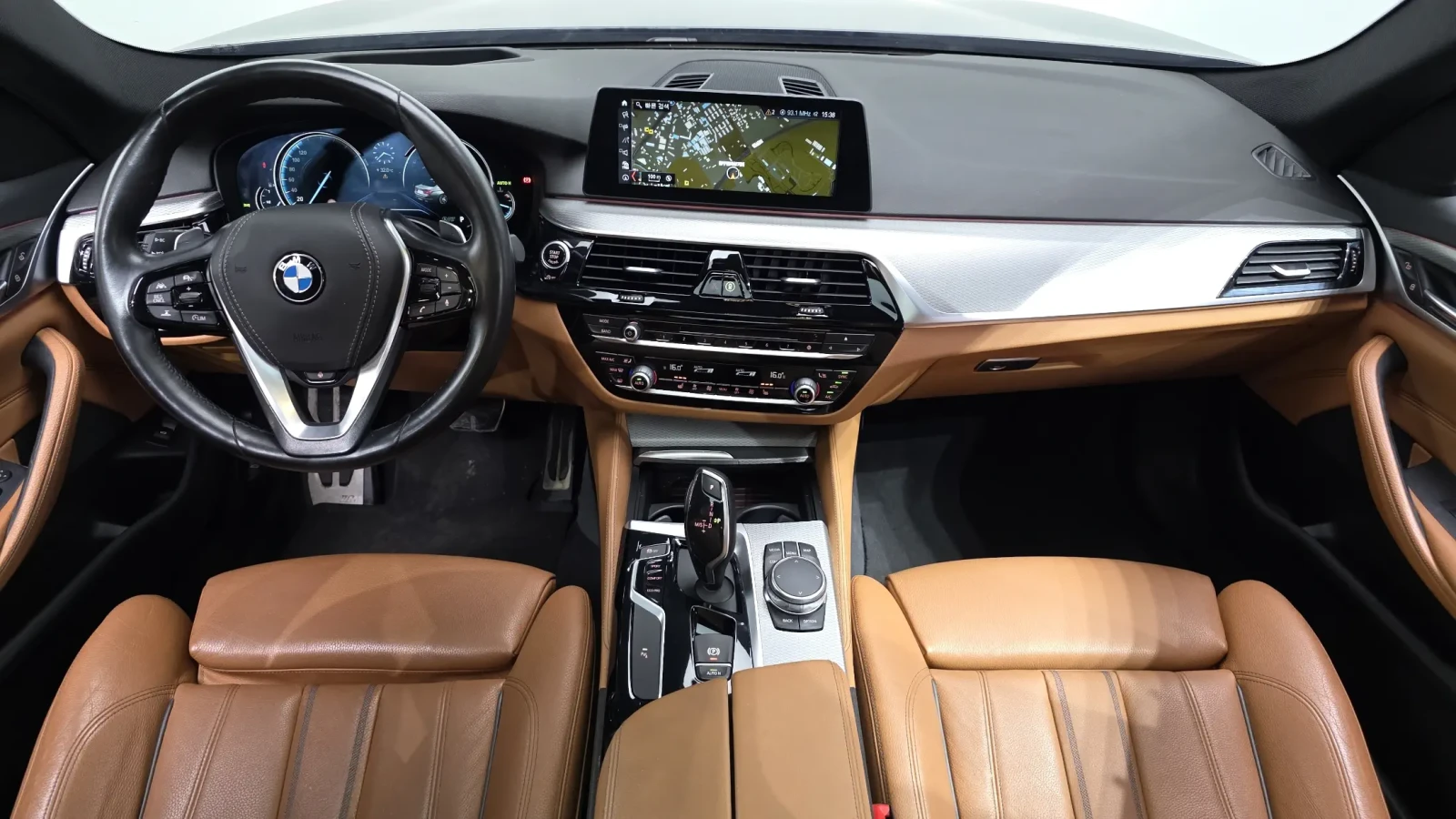 BMW 530 Xi M PACK| DISTRONIC| HUD| B48| , снимка 6 - Автомобили и джипове - 54943651