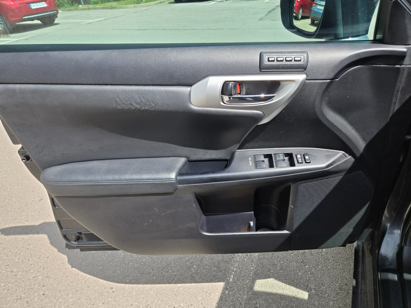 Lexus CT 200h Подгрев, Keyless, M.Levinson.. рециклирана батерия, снимка 10 - Автомобили и джипове - 55189014