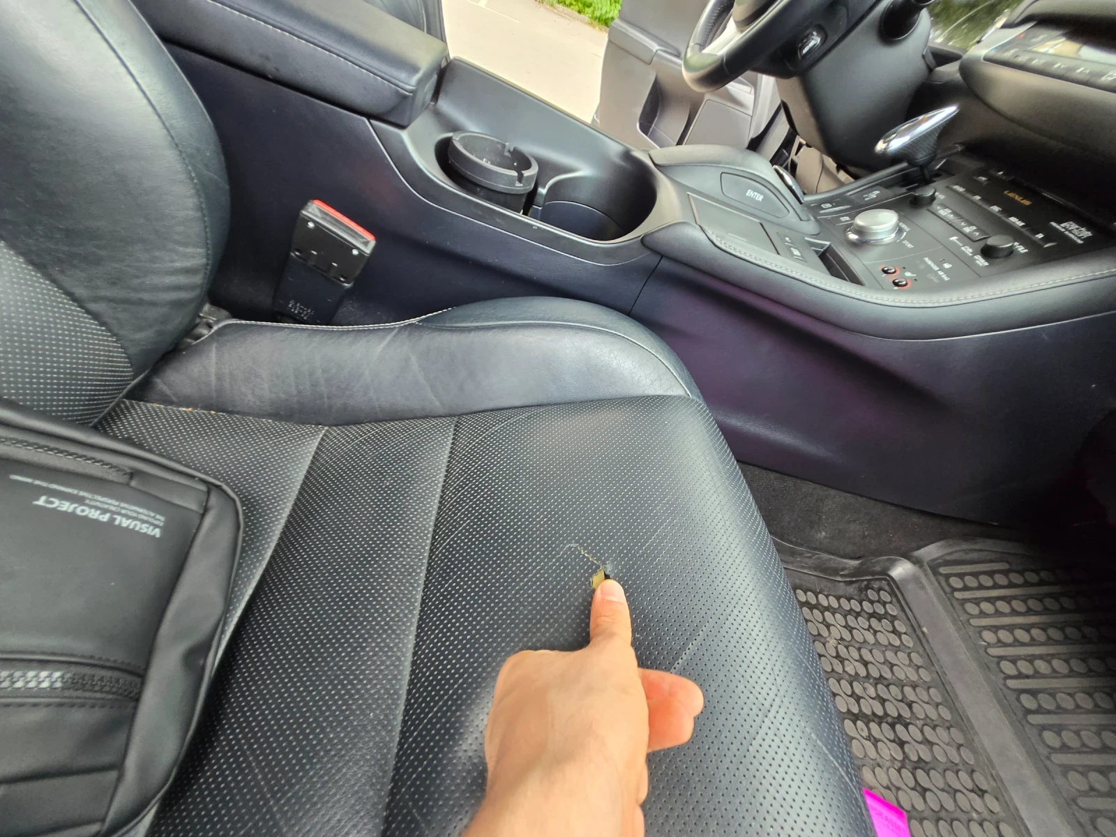 Lexus CT 200h Подгрев, Keyless, M.Levinson.. рециклирана батерия, снимка 16 - Автомобили и джипове - 55189014