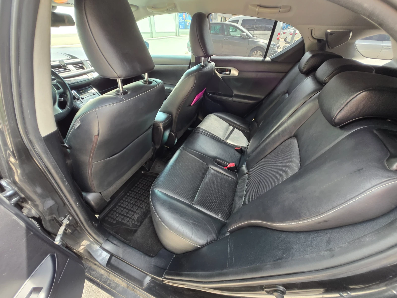 Lexus CT 200h Подгрев, Keyless, M.Levinson.. рециклирана батерия, снимка 9 - Автомобили и джипове - 55189014