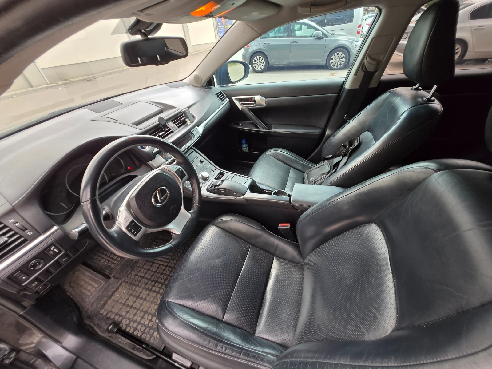 Lexus CT 200h Подгрев, Keyless, M.Levinson.. рециклирана батерия, снимка 8 - Автомобили и джипове - 55189014
