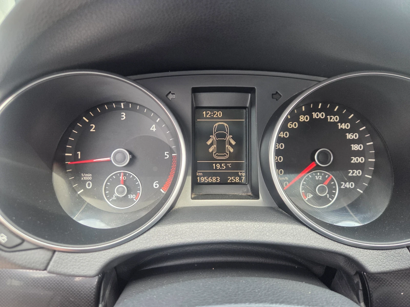VW Golf 2.0highline, снимка 10 - Автомобили и джипове - 55676451