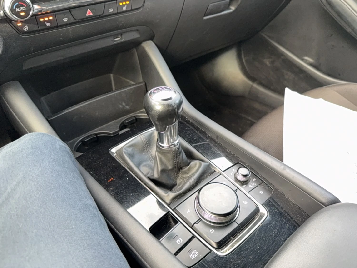 Mazda 3 Sky 2.0 Бензин, снимка 9 - Автомобили и джипове - 56353829