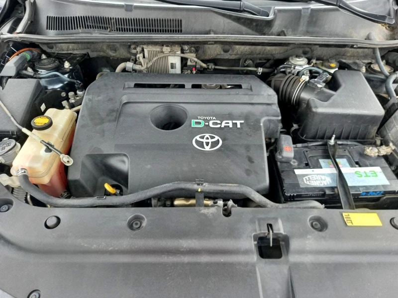 Toyota Rav4 2.2 d-cat, снимка 15 - Автомобили и джипове - 49276397