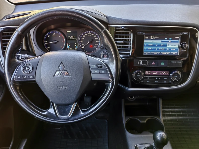 Mitsubishi Outlander 2.2D 4WD* Сервизна история* Един собств.* 7-местен, снимка 11 - Автомобили и джипове - 51483981