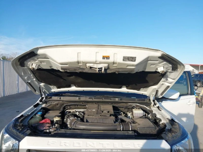 Nissan Frontier 3.8l Sv 4X2, снимка 10 - Автомобили и джипове - 53396128