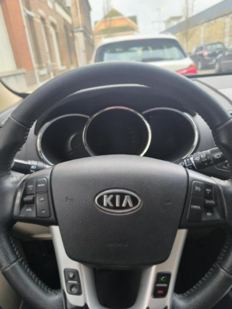 Kia Sorento, снимка 13 - Автомобили и джипове - 53596679