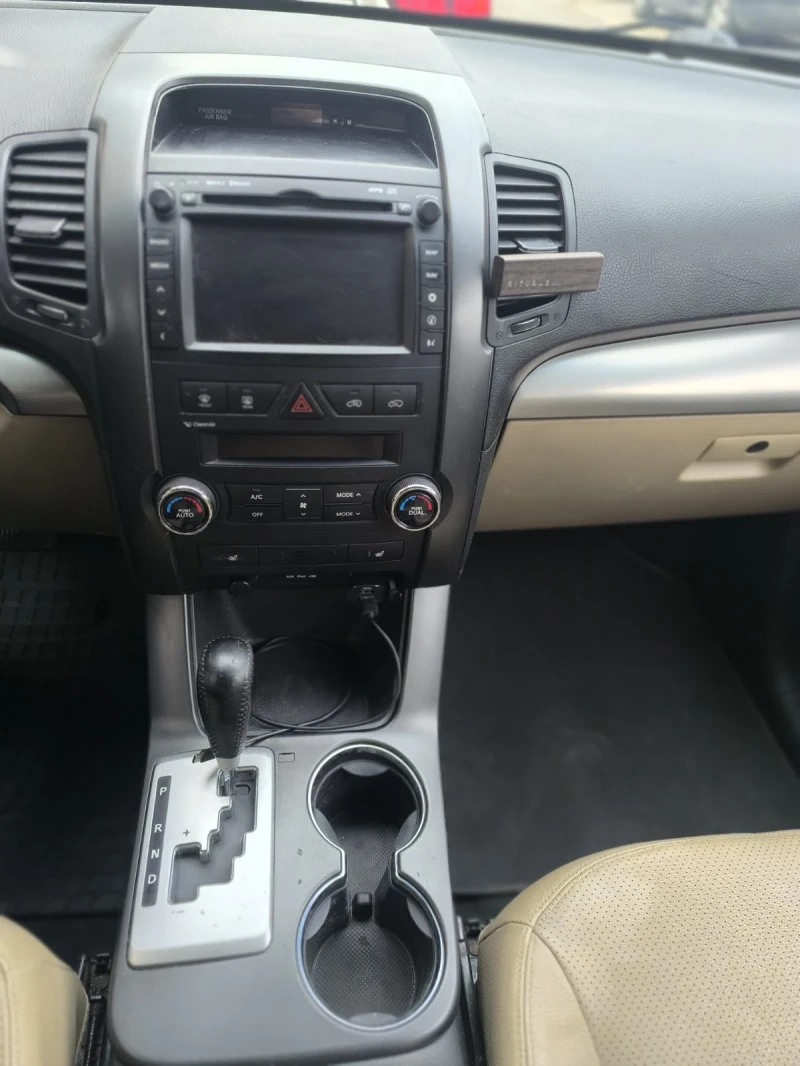 Kia Sorento, снимка 15 - Автомобили и джипове - 53596679