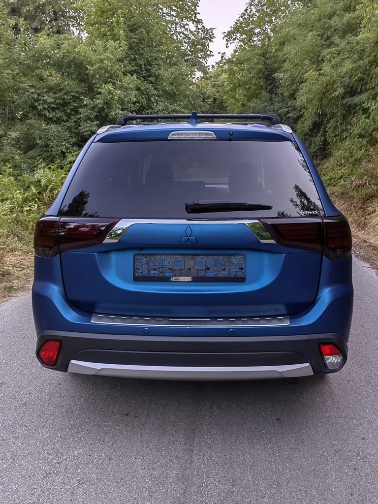 Mitsubishi Outlander 2.2D 4WD* Сервизна история* Един собств.* 7-местен - изображение 5