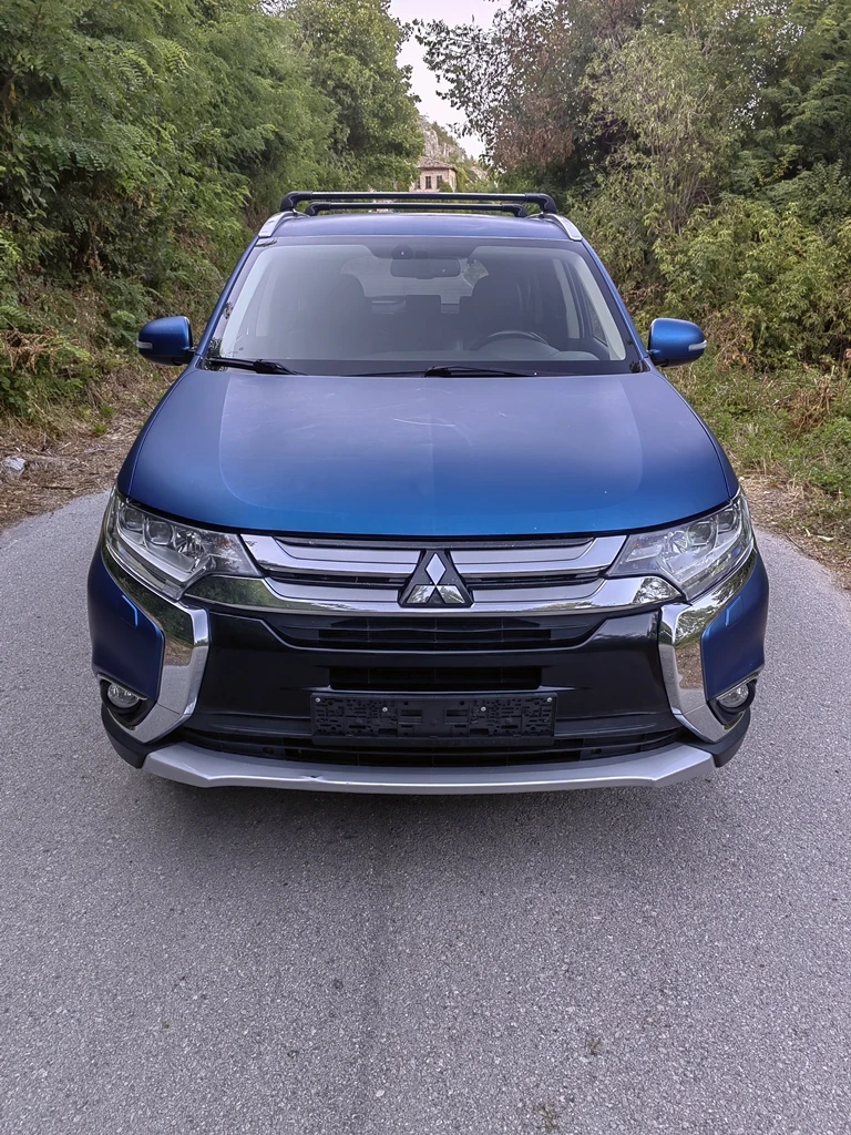Mitsubishi Outlander 2.2D 4WD* Сервизна история* Един собств.* 7-местен - изображение 2