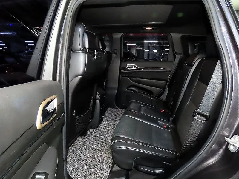 Jeep Cherokee 3.0 Diesel Overland Wk2, снимка 7 - Автомобили и джипове - 56112254